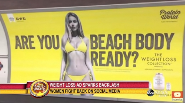 해외에서 논란이 '프로틴 월드' 광고. 다이어트 제품 광고에서 비키니를 입은 젊은 여성 사진 뒤로 '바닷가에서 선보일 몸이 준비됐느냐'(Are you beach body ready?)'라는 문구를 넣어 비판을 받음. ⓒ유튜브 캡처